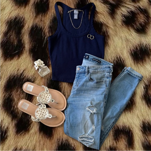 Hollister Denim - HOLLISTER Lightwash Ripped Jean